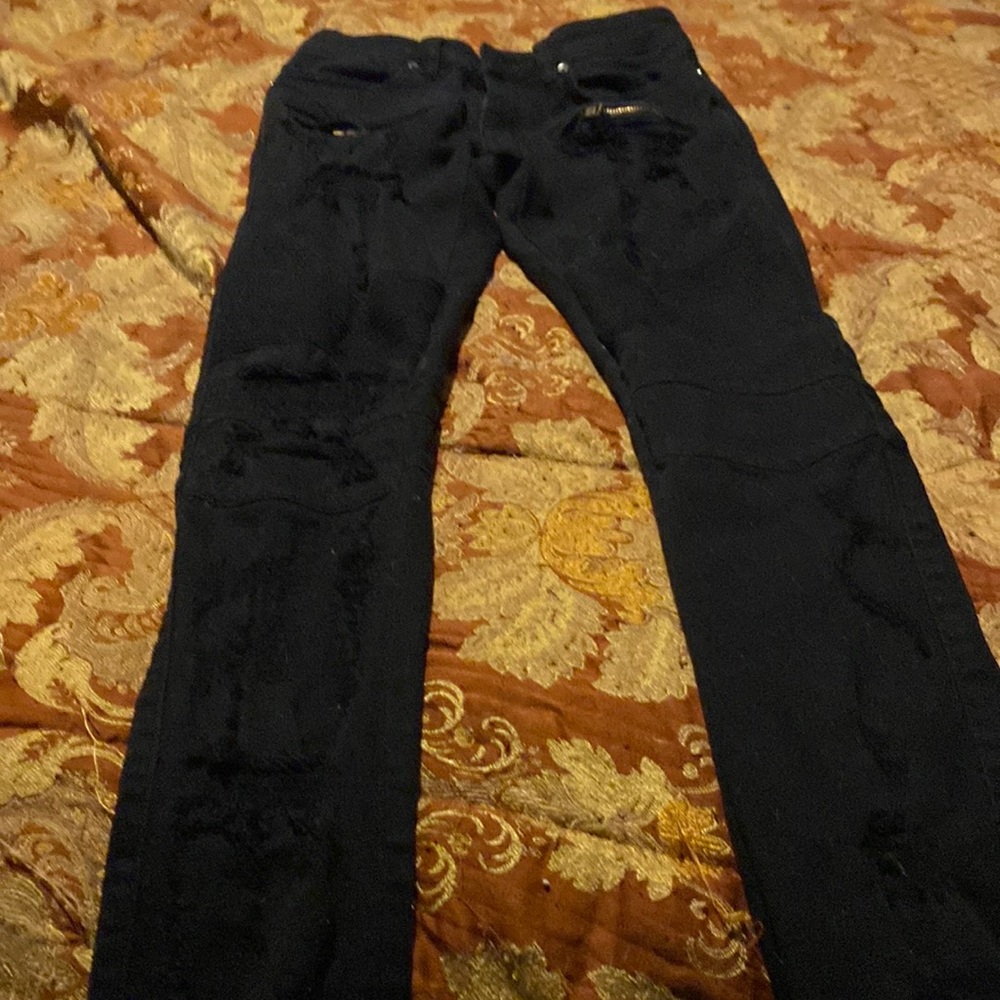 Black Jeans with zipper’s on the pockets size 29/32
